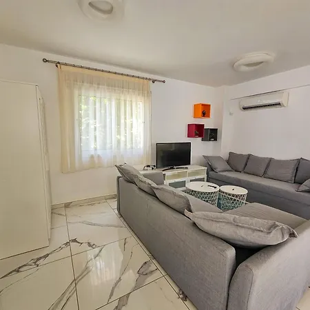 Nissi Azure Villa
