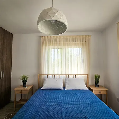 Villa Nissi Azure